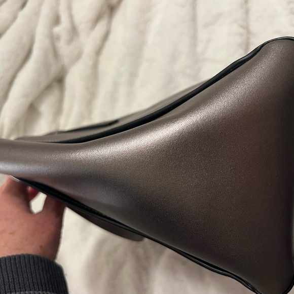 Kate Spade Gun Metal Tote Purse. 100% Cow Leather. - Picture 6 of 10